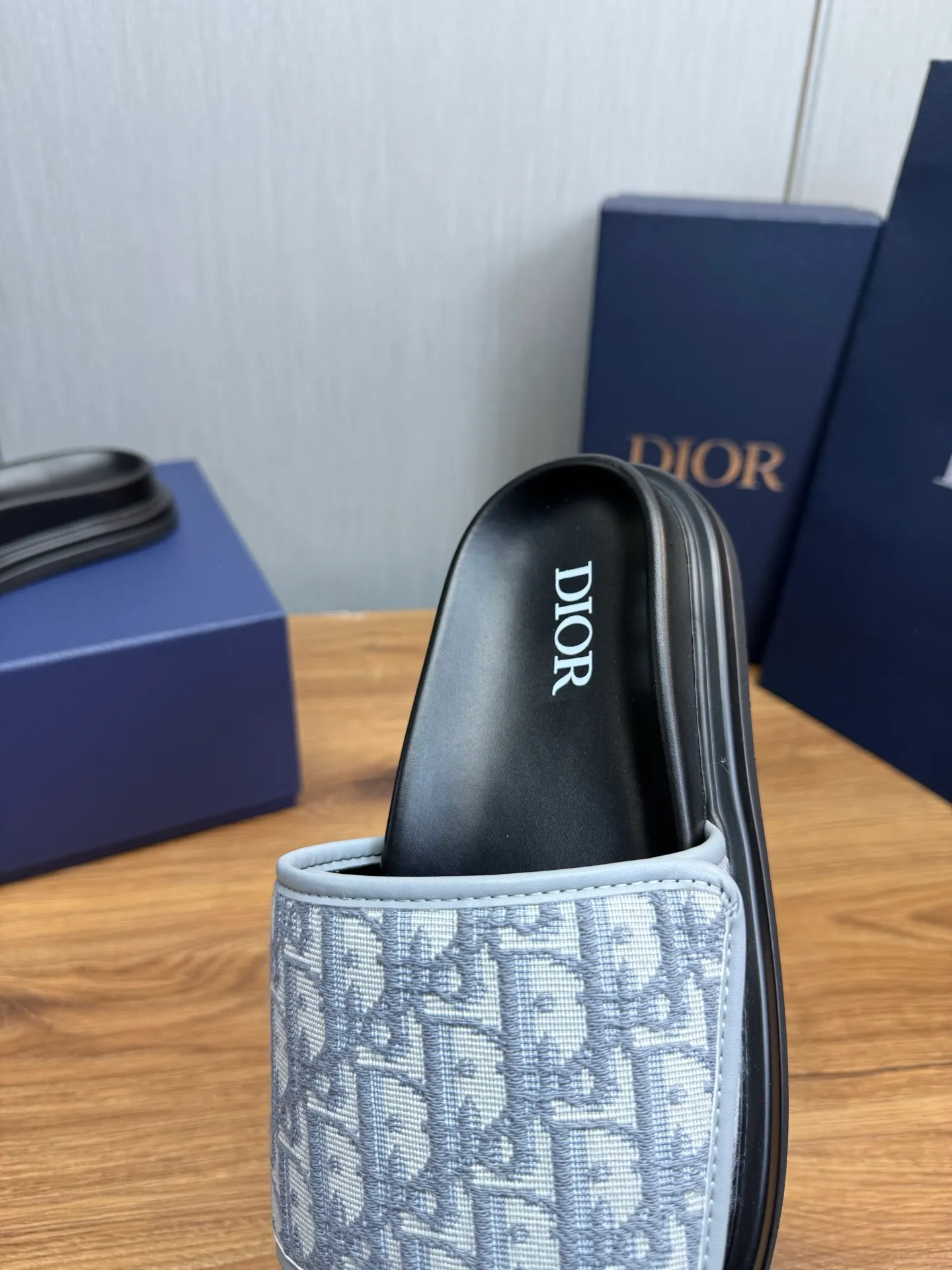 Men's shoes 💰280💰 Dior. Men's slippers 🩴Official website 1:1 production 38-45 yards 45 46 🉑️Customized original material shipped✅
